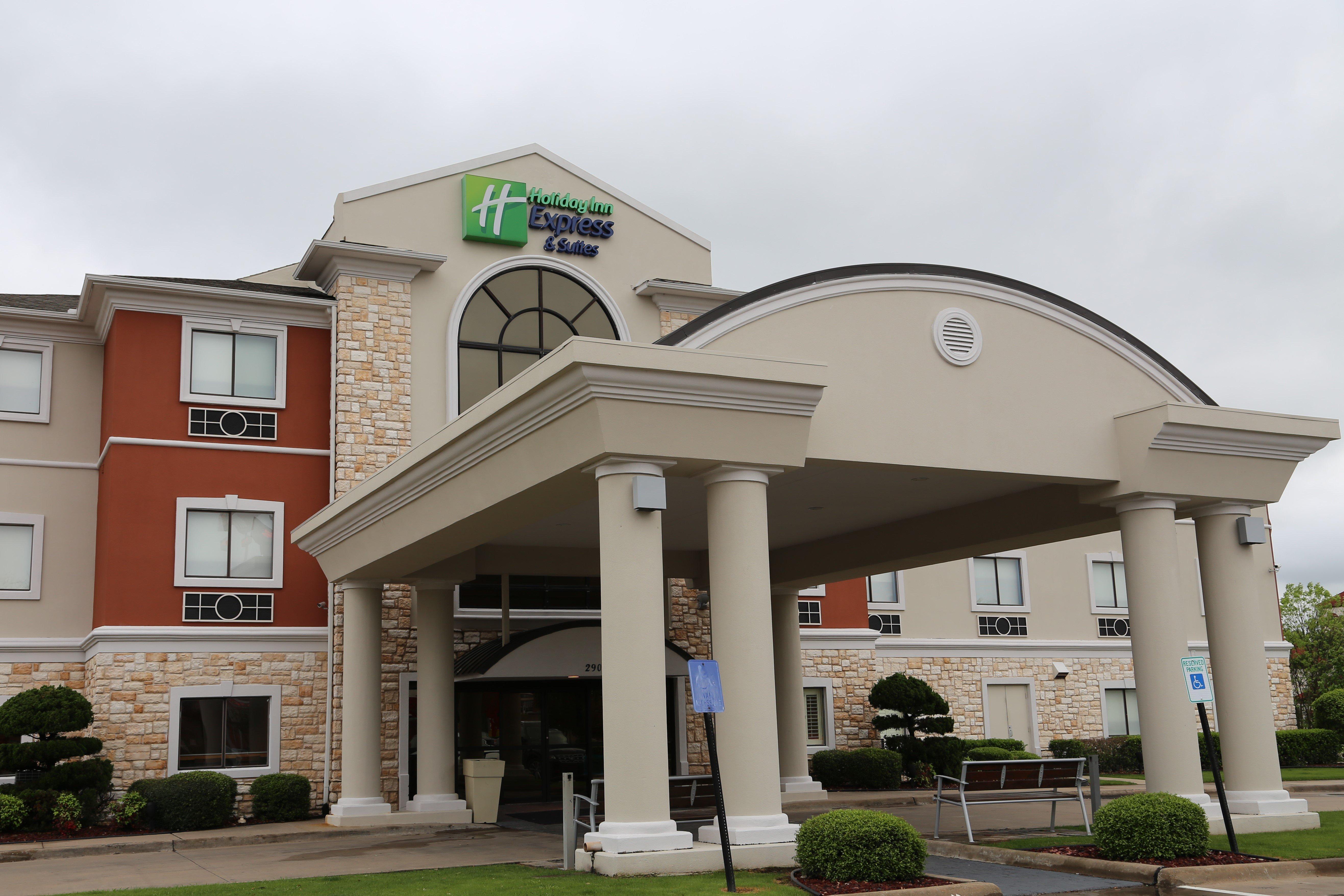 Holiday Inn Express Hotel & Suites Greenville By Ihg Exterior photo