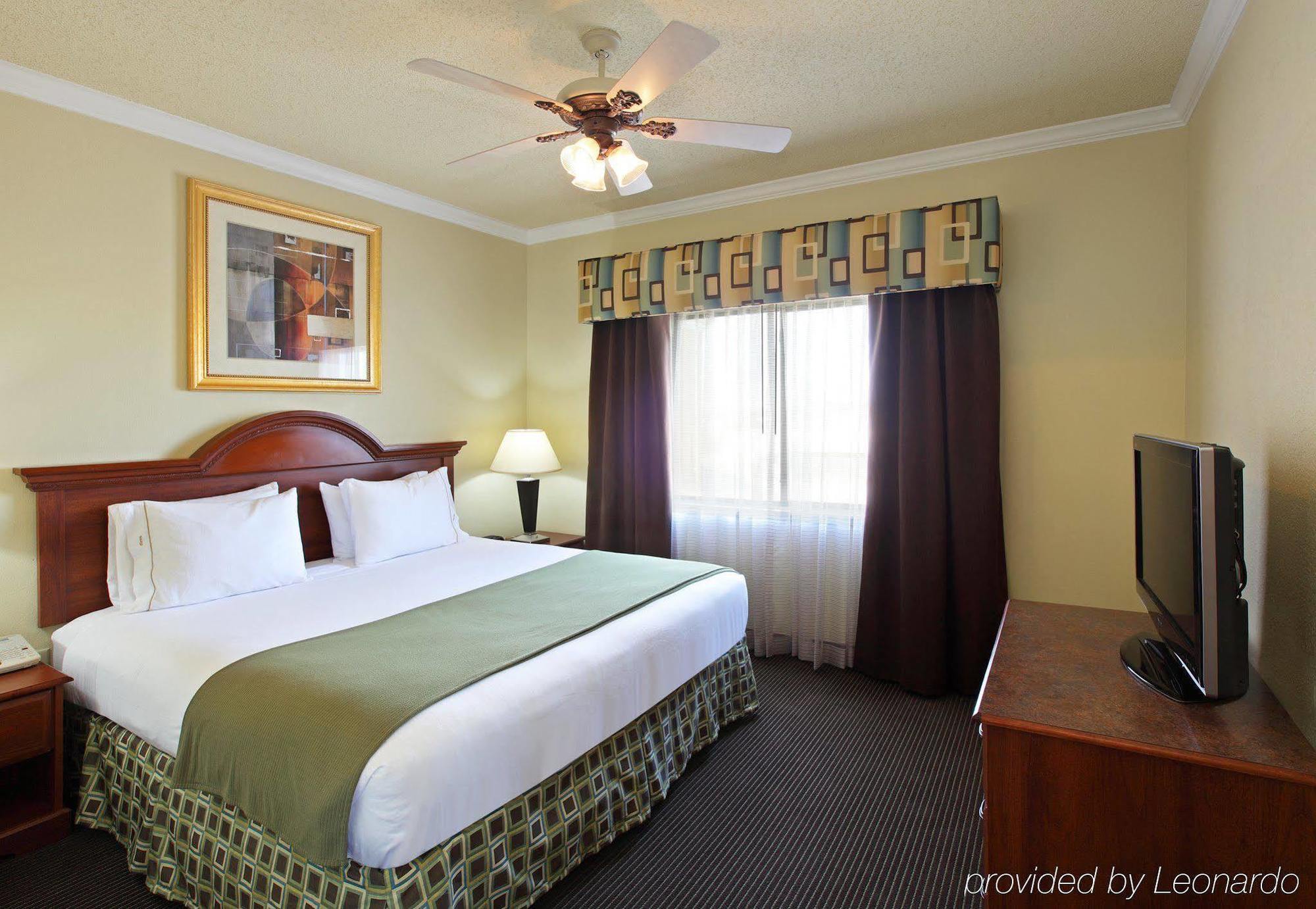 Holiday Inn Express Hotel & Suites Greenville By Ihg Room photo