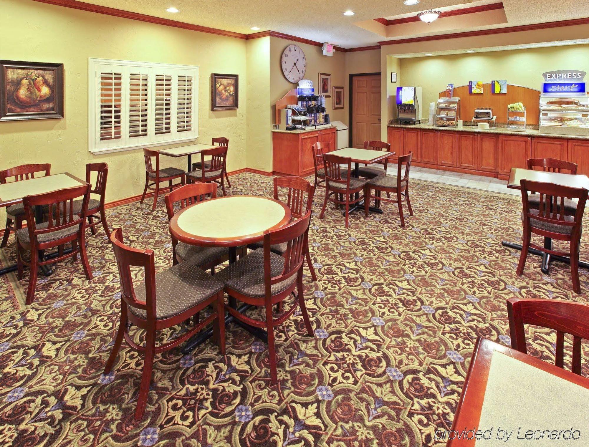 Holiday Inn Express Hotel & Suites Greenville By Ihg Exterior photo