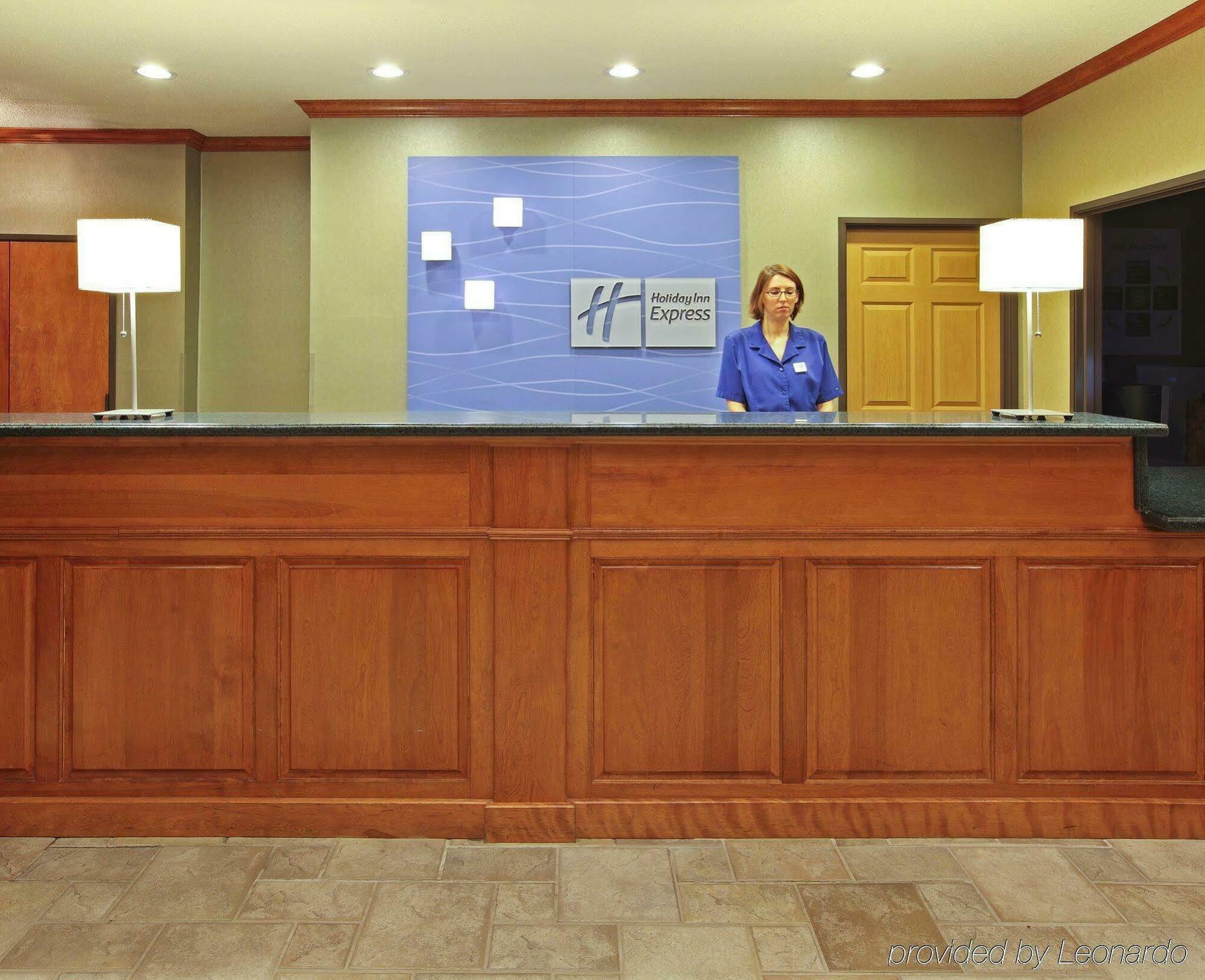 Holiday Inn Express Hotel & Suites Greenville By Ihg Exterior photo