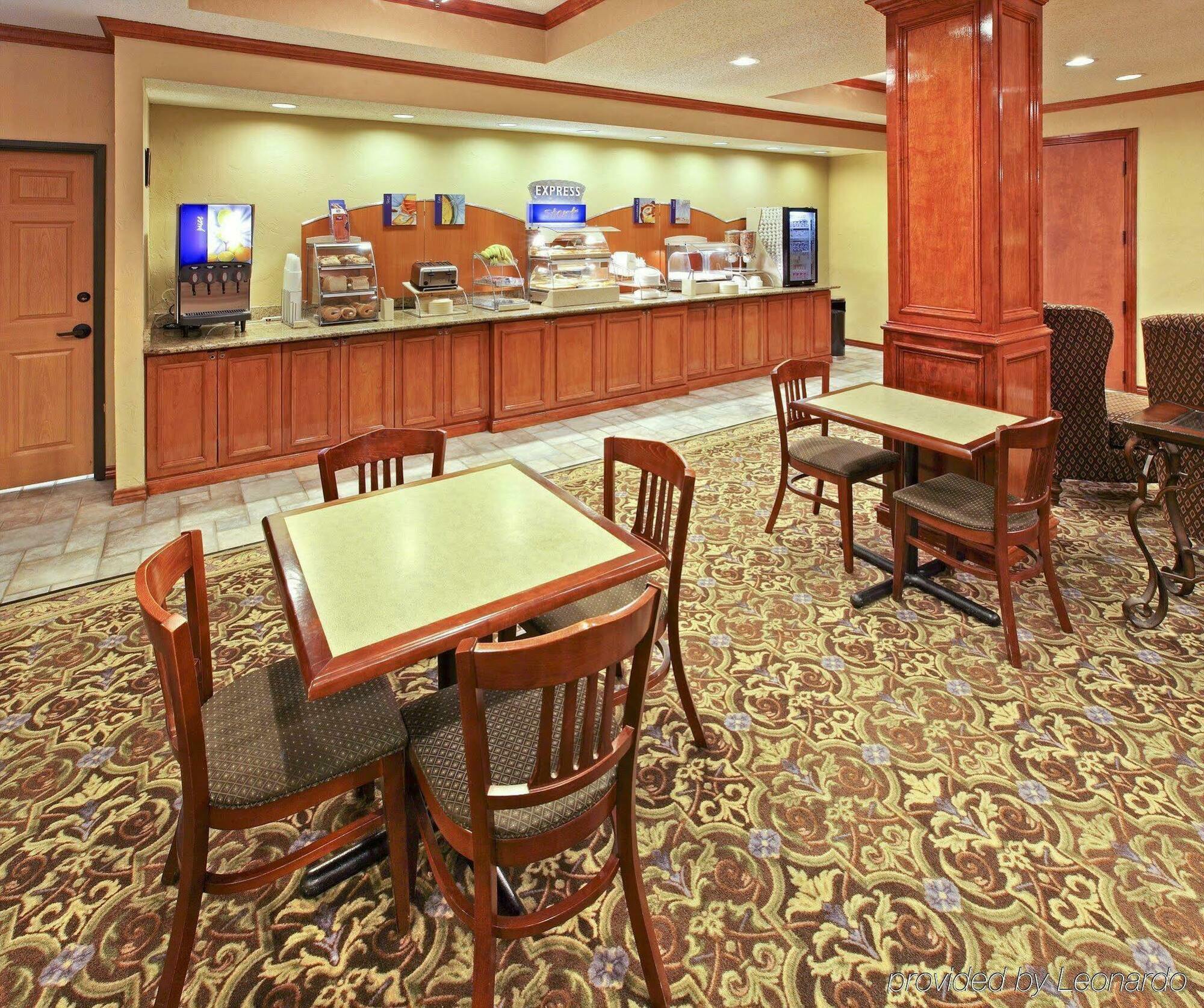 Holiday Inn Express Hotel & Suites Greenville By Ihg Exterior photo