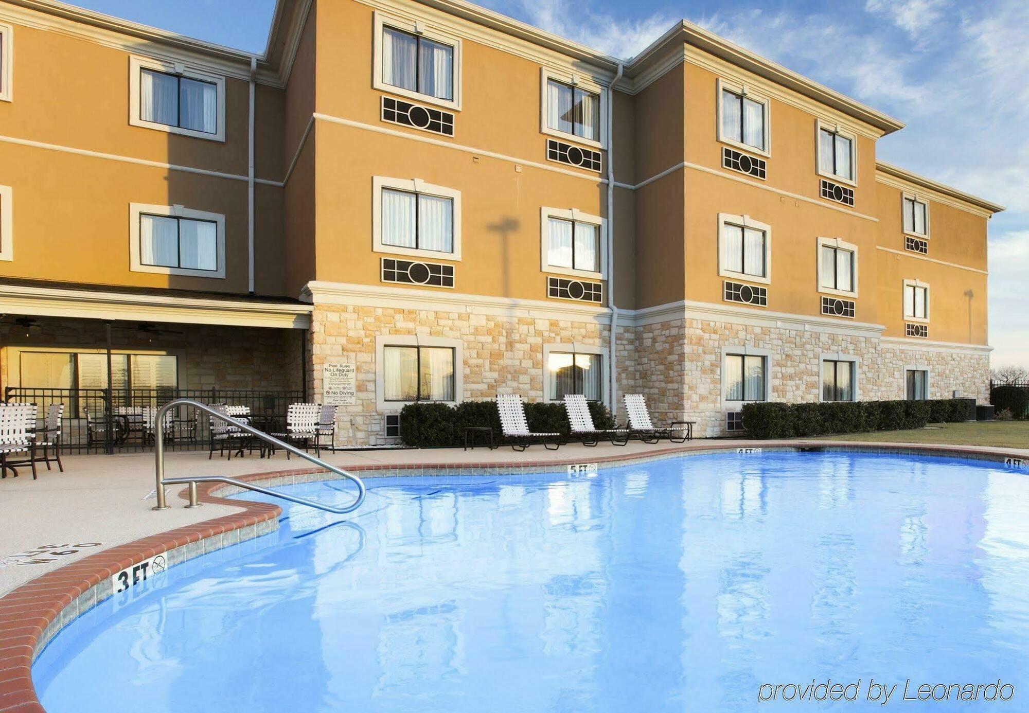 Holiday Inn Express Hotel & Suites Greenville By Ihg Exterior photo