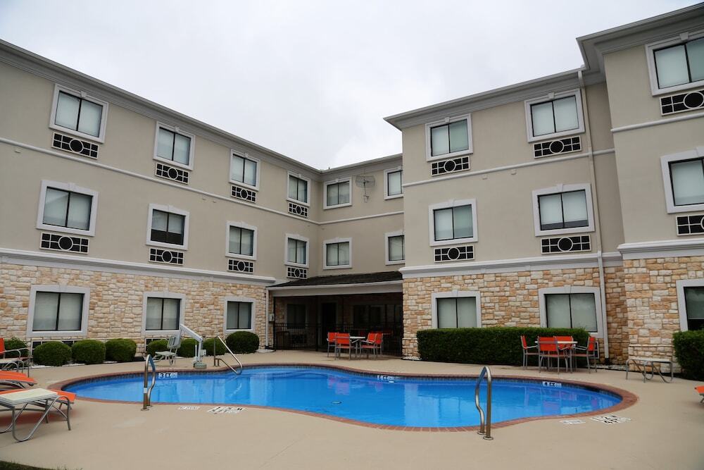 Holiday Inn Express Hotel & Suites Greenville By Ihg Exterior photo